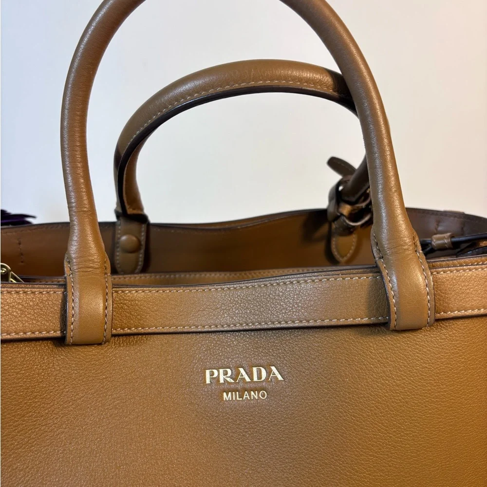 Prada Buckle medium leather handbag with double belt - Picture 2 of 16